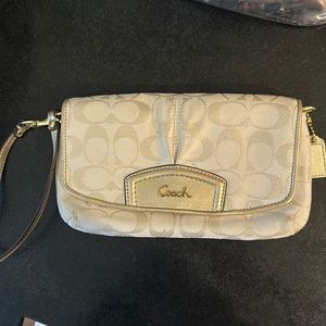 Coach clutch like new